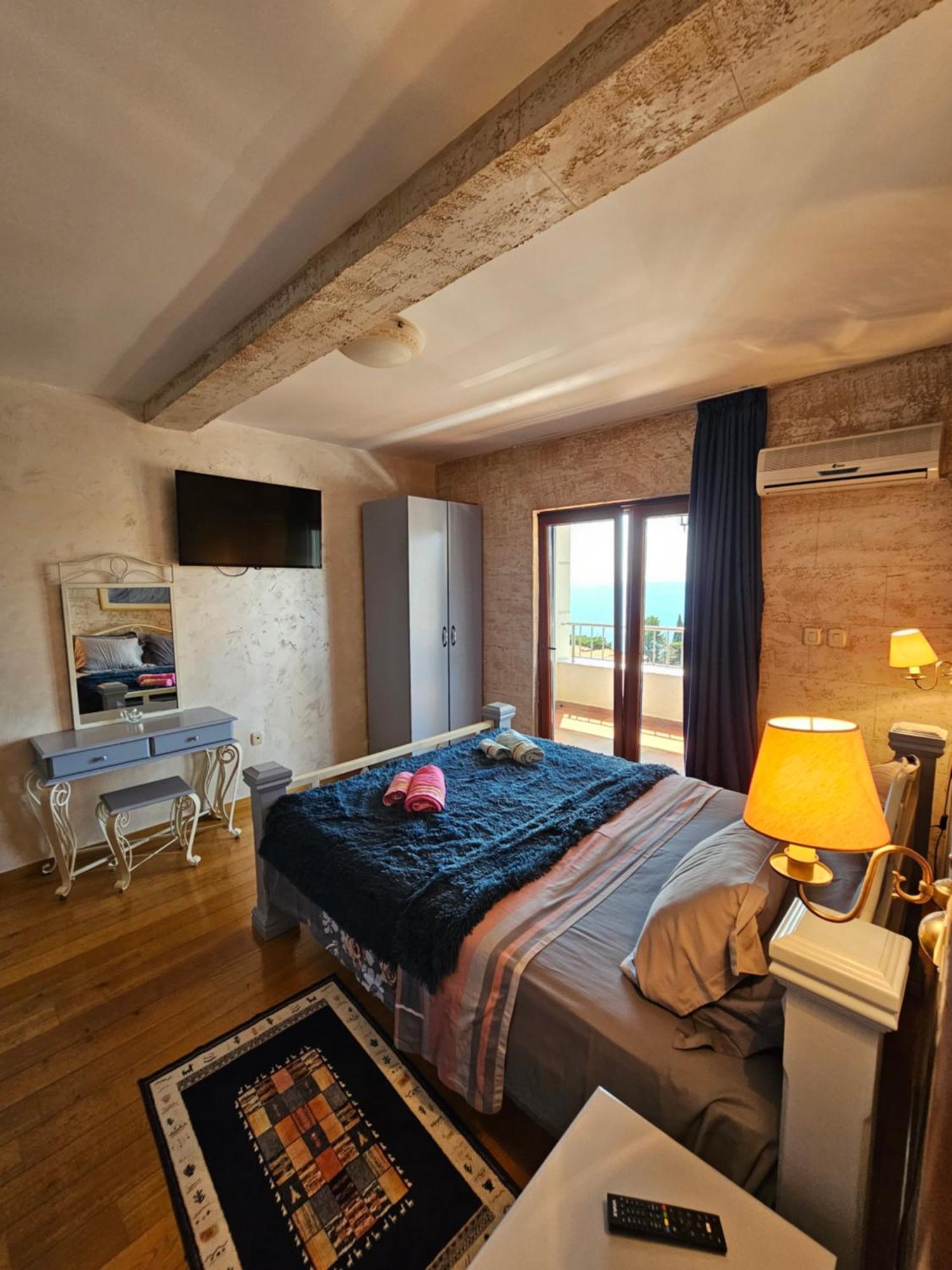 Medin Apartments Bluvista Petrovac na moru Exterior foto